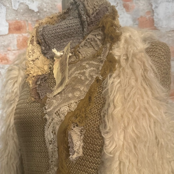 1 LEFT // distressed lace mega bandanas - Picture 6 of 17